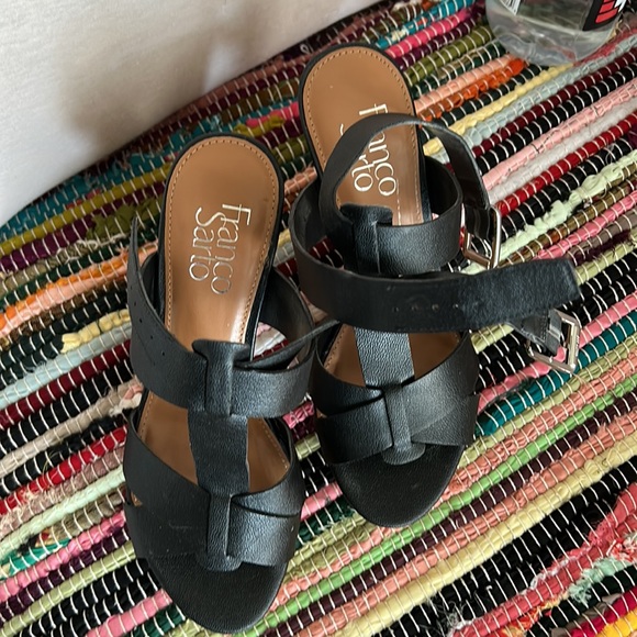 Sandals almost new used 1x size 6 - Picture 4 of 6